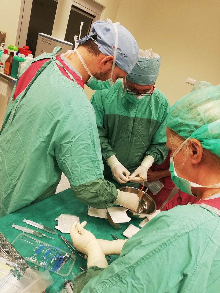 Wojewódzki Szpital Zespolony w Białymstoku nowym ośrodkiem wszczepiającym hydrauliczny sztuczny zwieracz cewki moczowej AMS800!