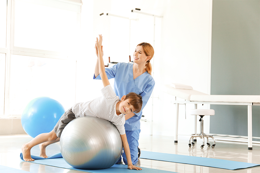 Co to jest skolioza? Jakie są objawy i przebieg leczenia?