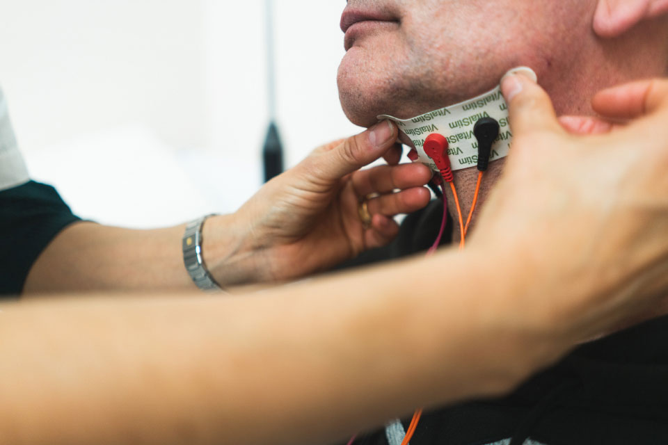 Elektrostymulacja w&nbsp;terapii dysfagii – wybór urządzenia ma&nbsp;znaczenie